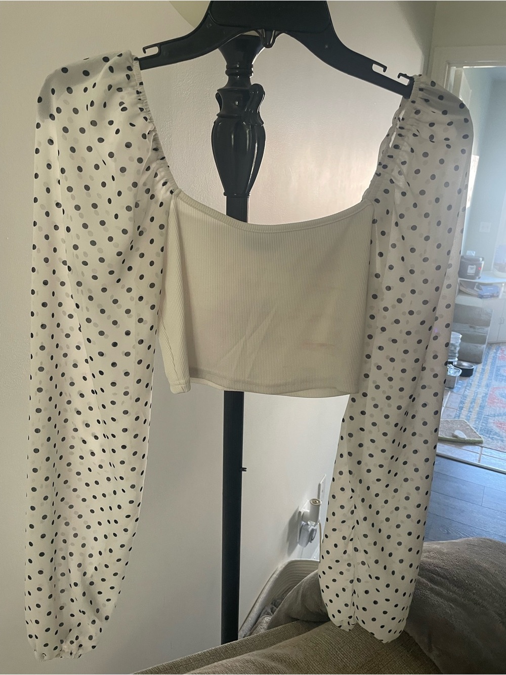 SHEIN White Crop Top with Black Polka-Dot Puff Sleeves
